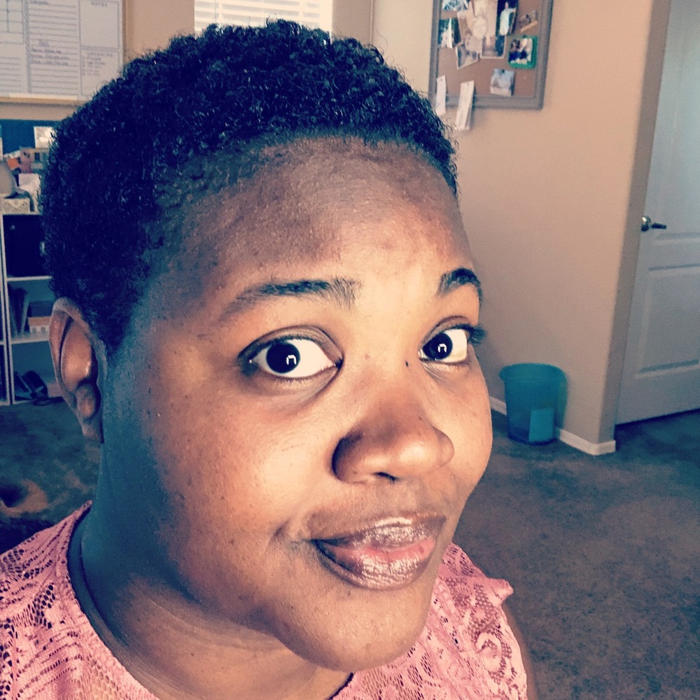 Meet your Posher, Donielle